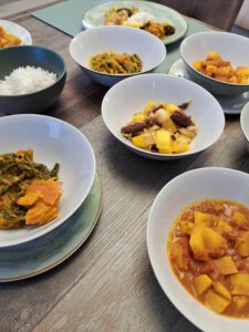 „Ayurveda Kochkurs im Harler Kochstudio Nordhessen – aromatisches Curry, Reis und Chutney gemeinsam genießen.“